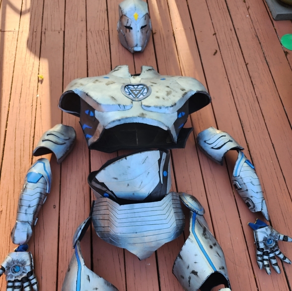 Superior Ironman Cosplay Costume - Picture 3 of 5